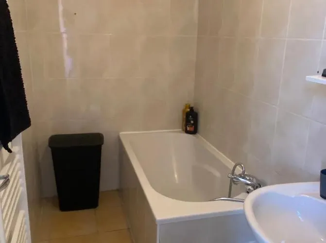 Apartment Liberte 2 -spacieux Proche Polygone Et Centre - - Wifi - Tv Connecte Beziers